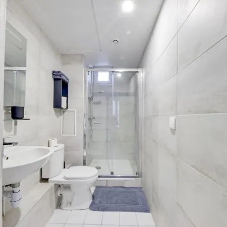 Very Bright And Comfortable Nest Aubervilliers